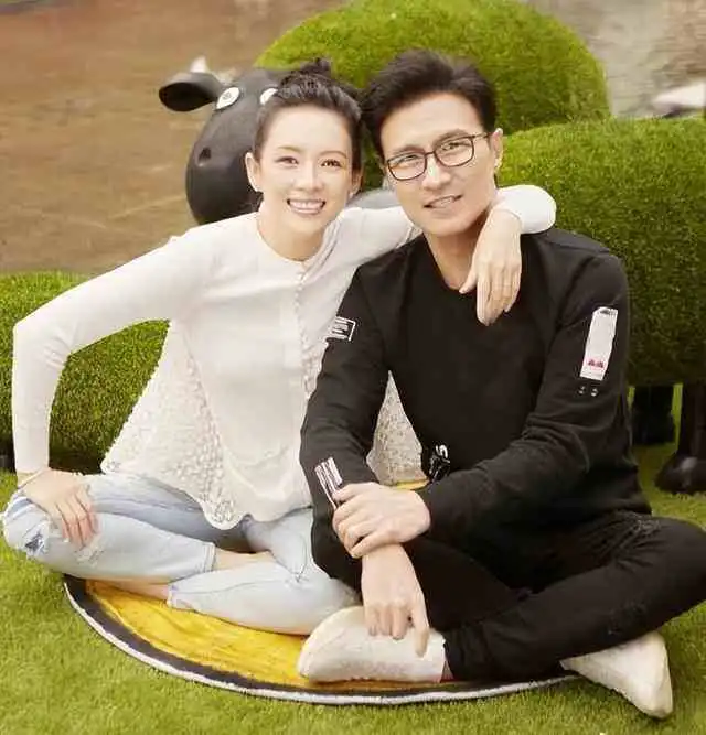 网友偶遇汪峰一家四口看展章子怡小儿子超可爱网友偶遇汪峰一家四口看展相关情况的细节披露