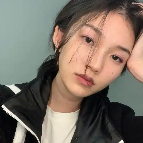 双向的奔赴.女生头像