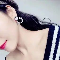 女生休闲运动装