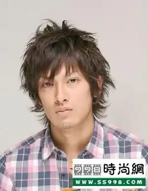跪求几款男学生中短蓬松发型