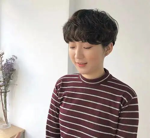 身高不够,发型来凑