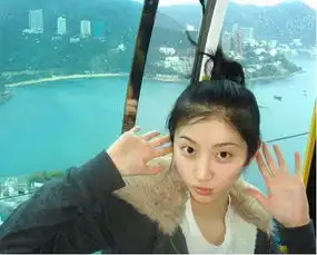 景甜胖成了贾玲,网友手机壳暴露了她的内心