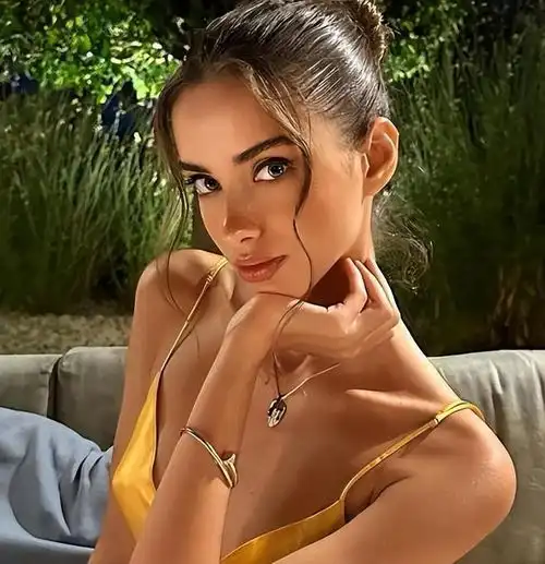 非洲一个美女如云的富裕小国,纸币上还印着中国人的头像