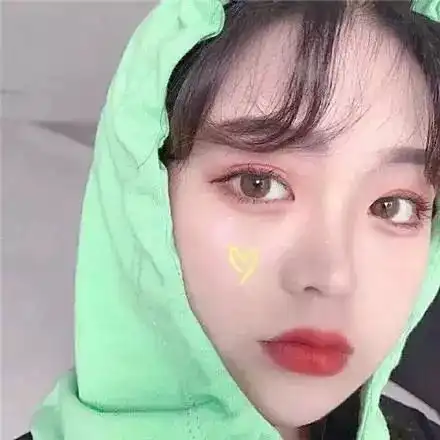 头像情话躲在风里,喜欢的人藏在梦里,你还在我心里