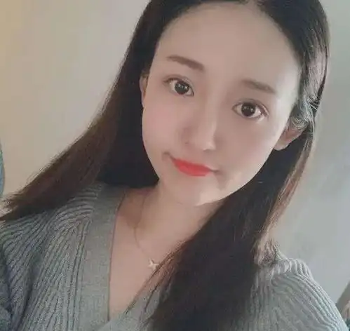 绿地女主张雨婷晒奢华下午茶,许可馨特地发文支持,真是物以类聚