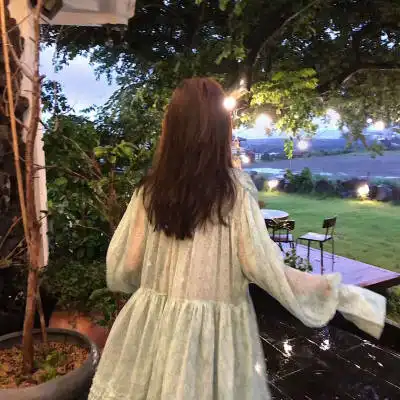 冬天女头像背影女头