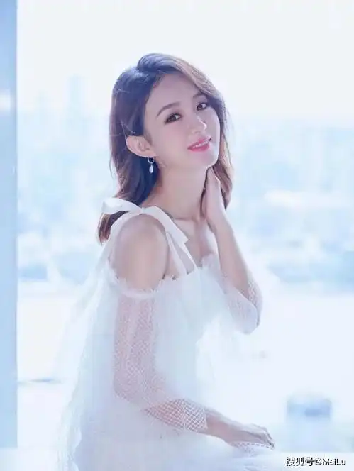 赵丽颖偷穿妹妹校服,这才叫娃娃脸