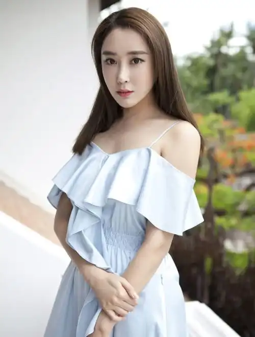 天真女生头像杜若溪