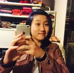 成龙16岁私生女儿近照曝光还好长的不像她爸