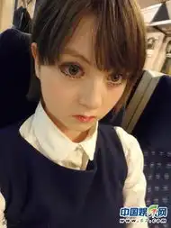 全球美少女集体模仿充气娃娃中国女生稳胜