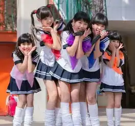 比基尼腹肌长腿日本12岁小学生女团走红