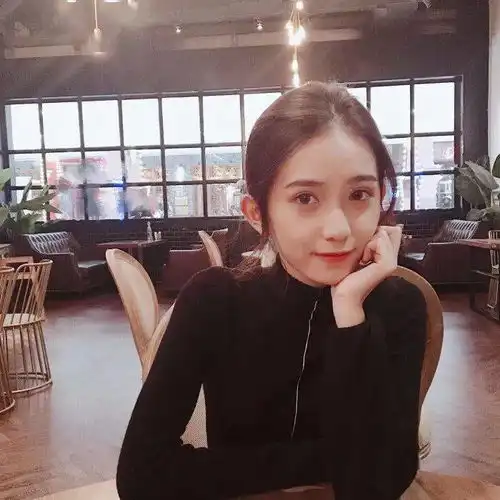 头像丨原谅我人丑名字也其实不好听笑也不暖心也入不了你的心