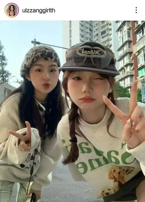 存一些韩女ins风拍照姿势,姐妹合照赞爆朋友圈