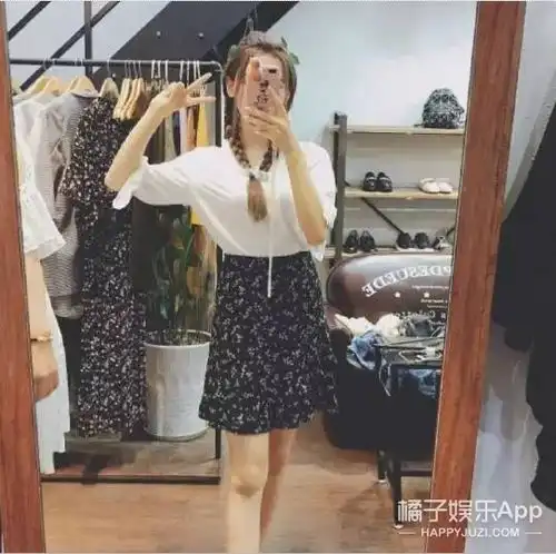 20万的包包300万的豪车...101的姑娘们真有钱啊