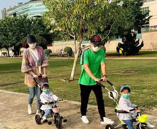 熊黛林婚后幸不幸福从郭可颂的眼神中就能看出来,满满都是爱