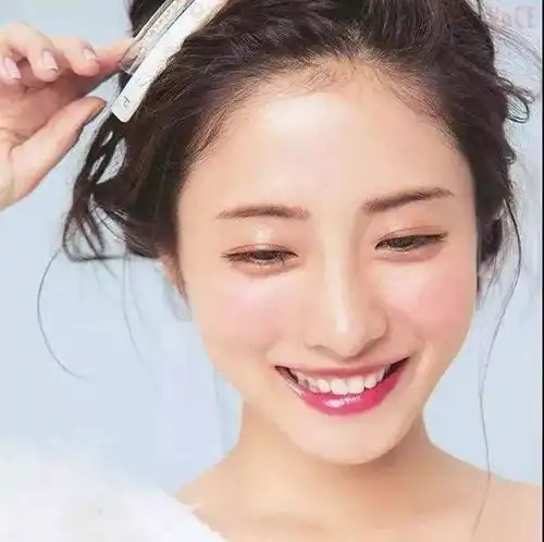 五十岁女人吉利头像眼部