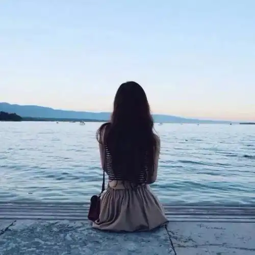 微信头像女生背影唯美黑