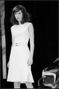 走进2012北京车展香车映美女黑白篇