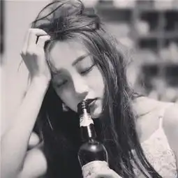 头像女生伤感唯美黑白