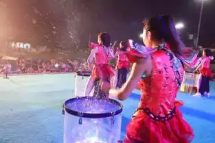 寒风瑟瑟,这群美女竟然