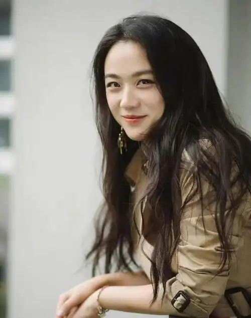 天生不上镜的4位女明星,真人远比照片漂亮,个个都又瘦又美