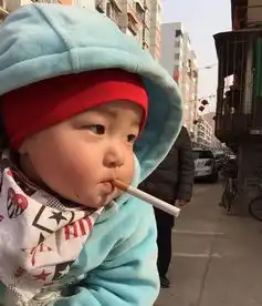 实力坑娃,亲生爸爸恶搞宝宝还要拍照,看到第2张就笑喷了