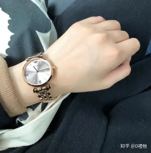 电话手表头像女阿玛尼