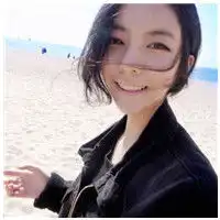 谁有这张图片的原图或者就关于这个女的的图片奖励100急求