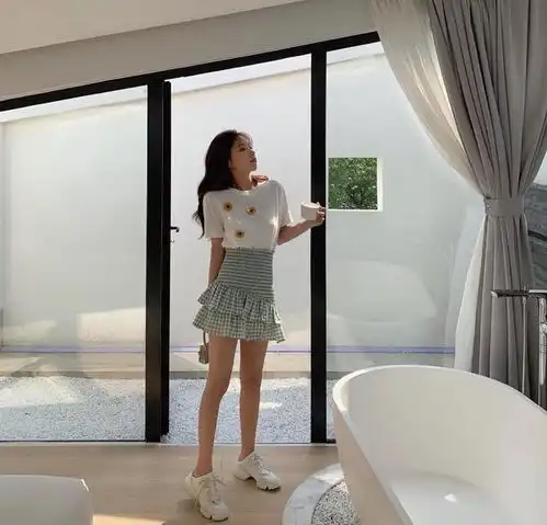 夏天不要再穿白t恤了,这些少女感满满的甜美风穿搭,元气又减龄