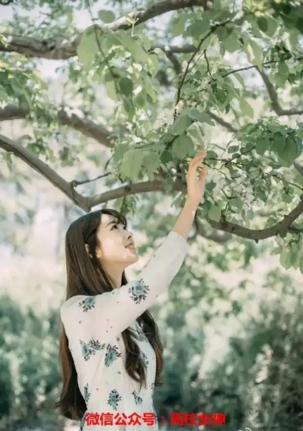 宁波清纯校花朱可人,军装照都这么美
