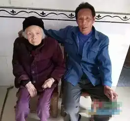 他家境贫寒,有患病妻子,有脑瘫孙子,却无怨无悔照顾邻居孤寡老人32年,再苦再累也不能苦了老人