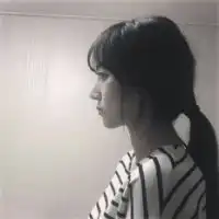 女生黑白qq头像白色简约