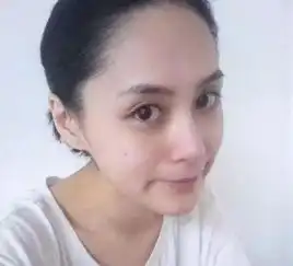 明星素颜出门,就是个路人