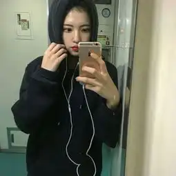 金孝善短发女神头像壁纸