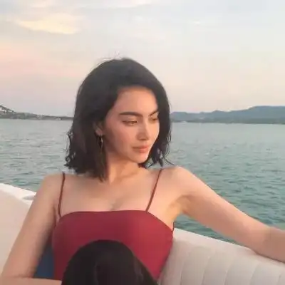 暗黑系女生头像真人高冷堕落病态冷酷系少女头像