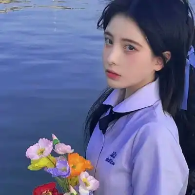 龙年微信头像女韦唯