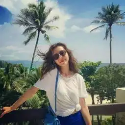 青春时尚欧美女孩微信头像5
