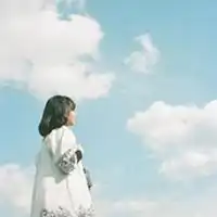 女生的伤感的唯美的网名个性签名一整套头像最好都有,不要和爱情有关,我14岁了唉,谢啦