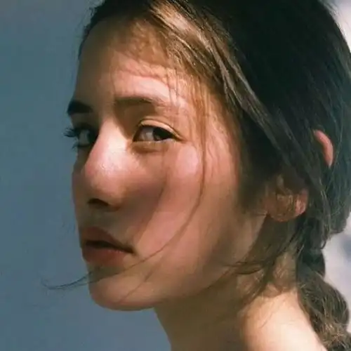 他在走着,我看不清他是远去还是归来喜欢