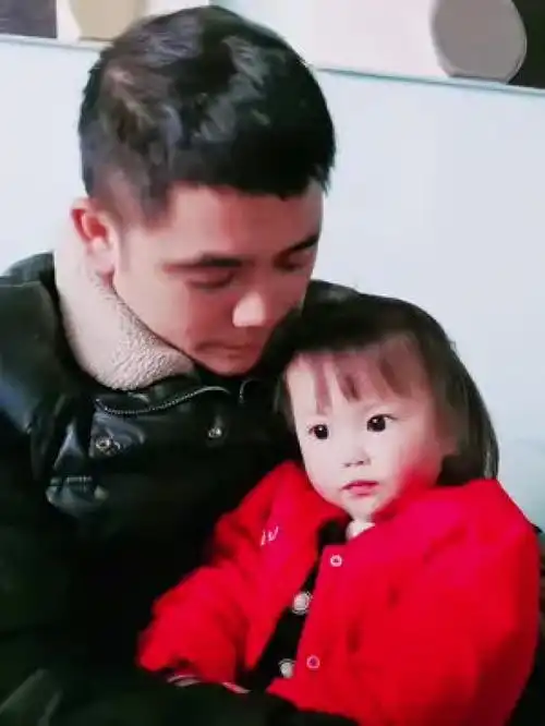 最简单的幸福就是陪伴爸爸带娃致敬平凡的你家有萌娃爸爸的小棉袄不缺席的爸爸是对孩子最好的富养父女组合