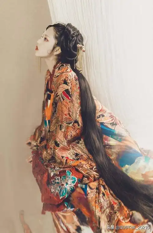 小年给娘家送半头猪,父亲和弟弟却生气赶我走,站在雪地我落泪了