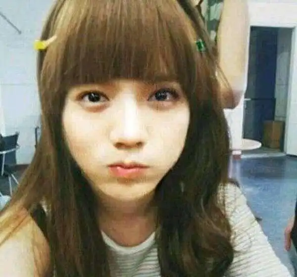 8位男星女装照王源乖巧可爱,鹿晗嘟嘴呆萌,他比女生还美