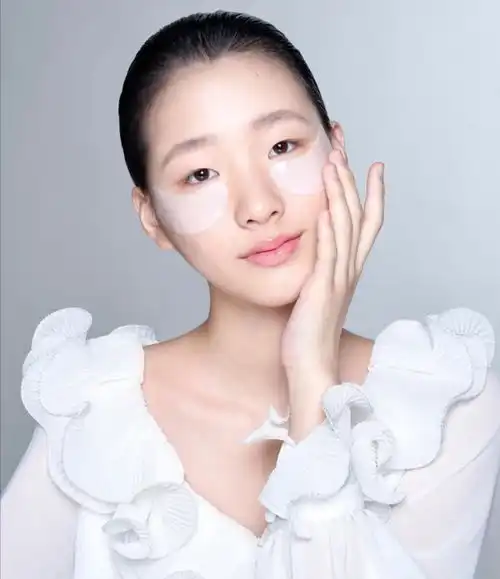 小s的大女儿许曦文14岁拿下首个代言,神似韩国女星金高银