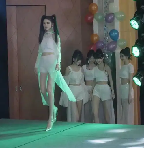 周一内涵囧图云飞系列美女你的法天象地出来了
