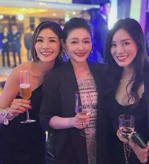 沉痛送别大s徐熙媛女士,世事无常,你的美丽容颜定格在了48岁