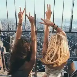 害羞的女孩,凹起造型也能这么美