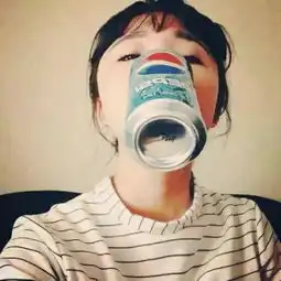 最新女搞怪头像加滤镜