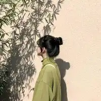 比较潮的头像女生女生
