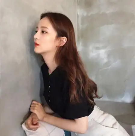 卷发头像女生唯美侧面