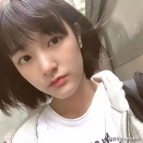 害羞女孩图片头像低头
